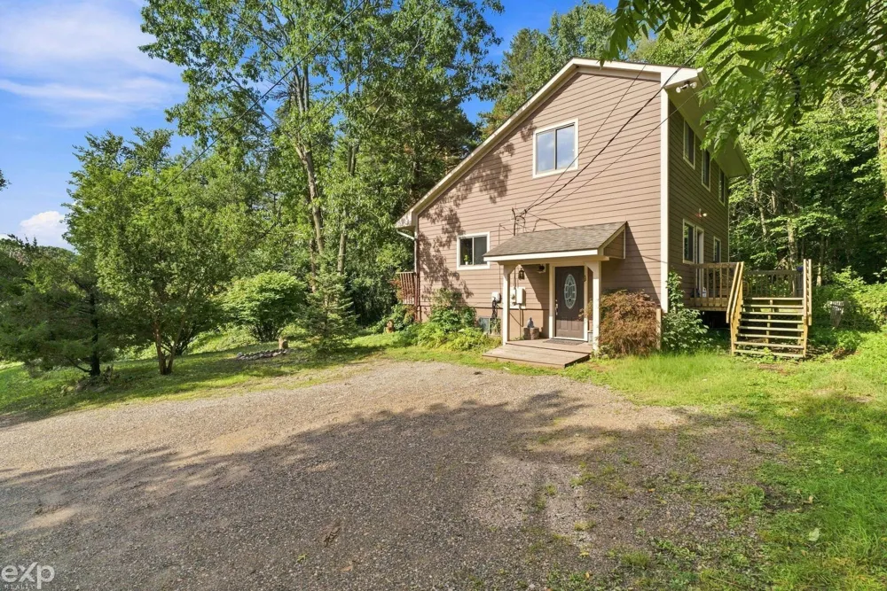 535 Goldengate Street Lake Orion Village, MI 48362