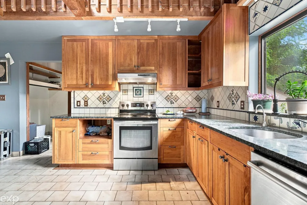 535 Goldengate Street Lake Orion Village, MI 48362