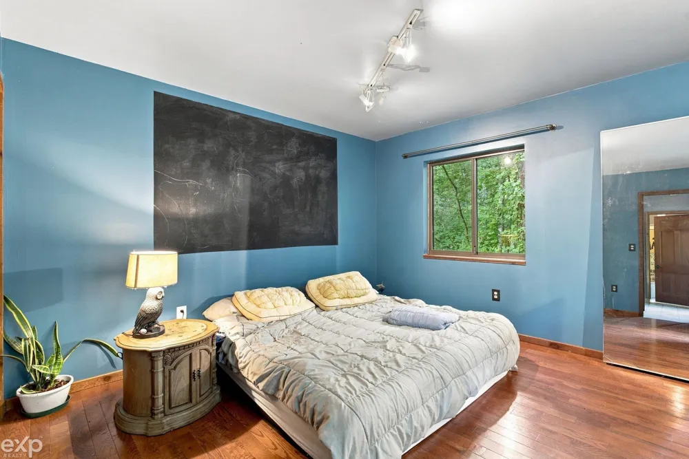 535 Goldengate Street Lake Orion Village, MI 48362