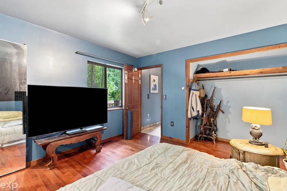 535 Goldengate Street Lake Orion Village, MI 48362