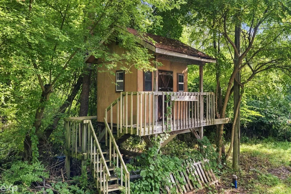 535 Goldengate Street Lake Orion Village, MI 48362