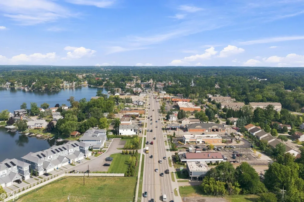 535 Goldengate Street Lake Orion Village, MI 48362