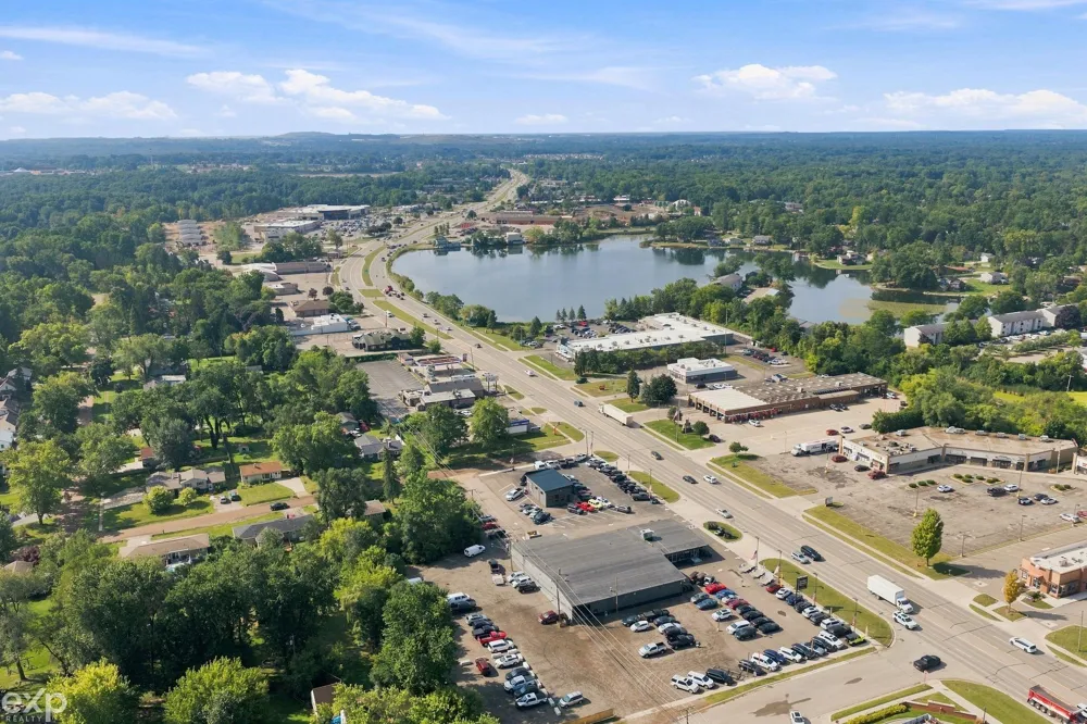 535 Goldengate Street Lake Orion Village, MI 48362