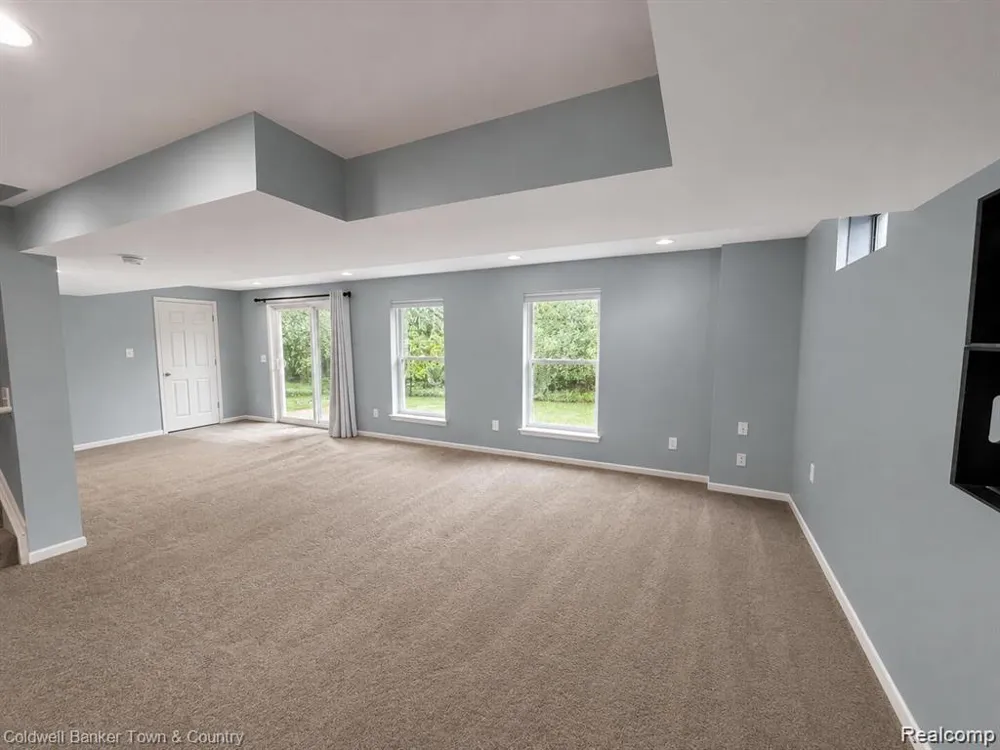 4221 Sonata Drive Oceola Township, MI 48843