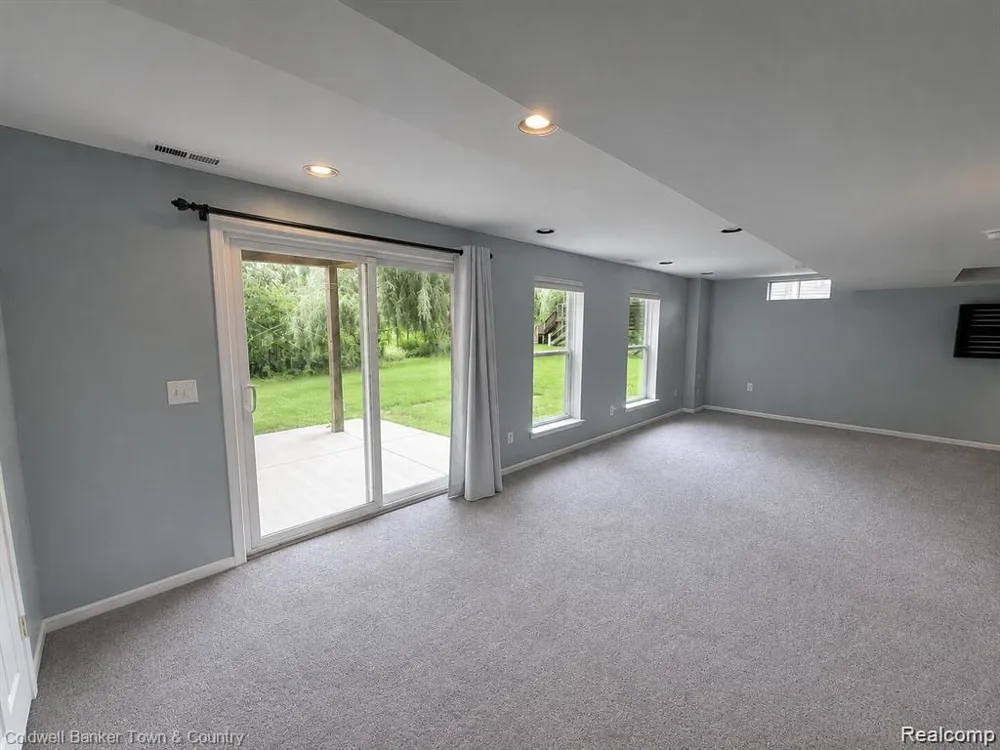 4221 Sonata Drive Oceola Township, MI 48843