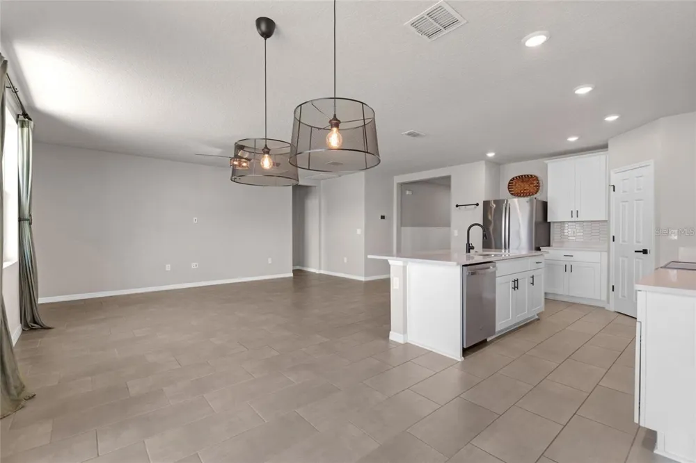 1355 BENEVENTO DRIVE Winter Haven, FL 33884