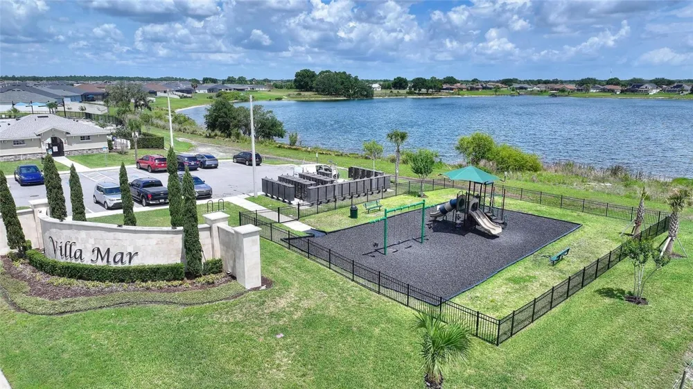 1355 BENEVENTO DRIVE Winter Haven, FL 33884