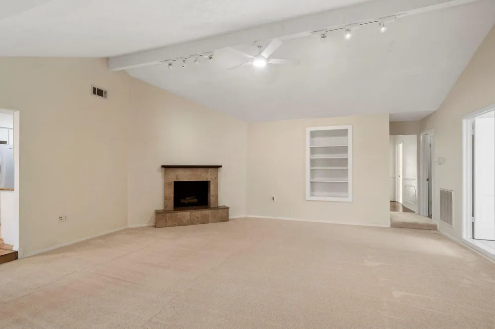 6102 Redding Road Houston, TX 77036