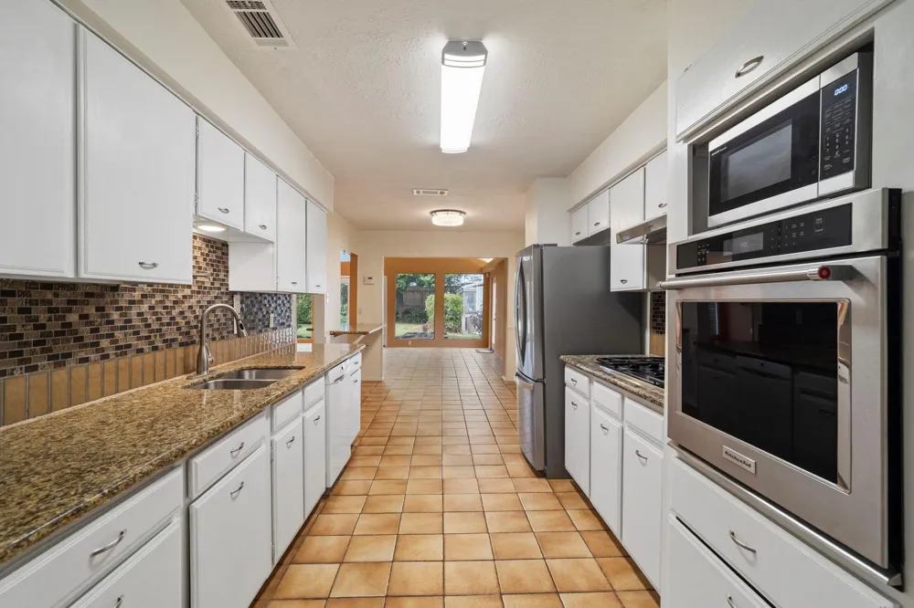 6102 Redding Road Houston, TX 77036