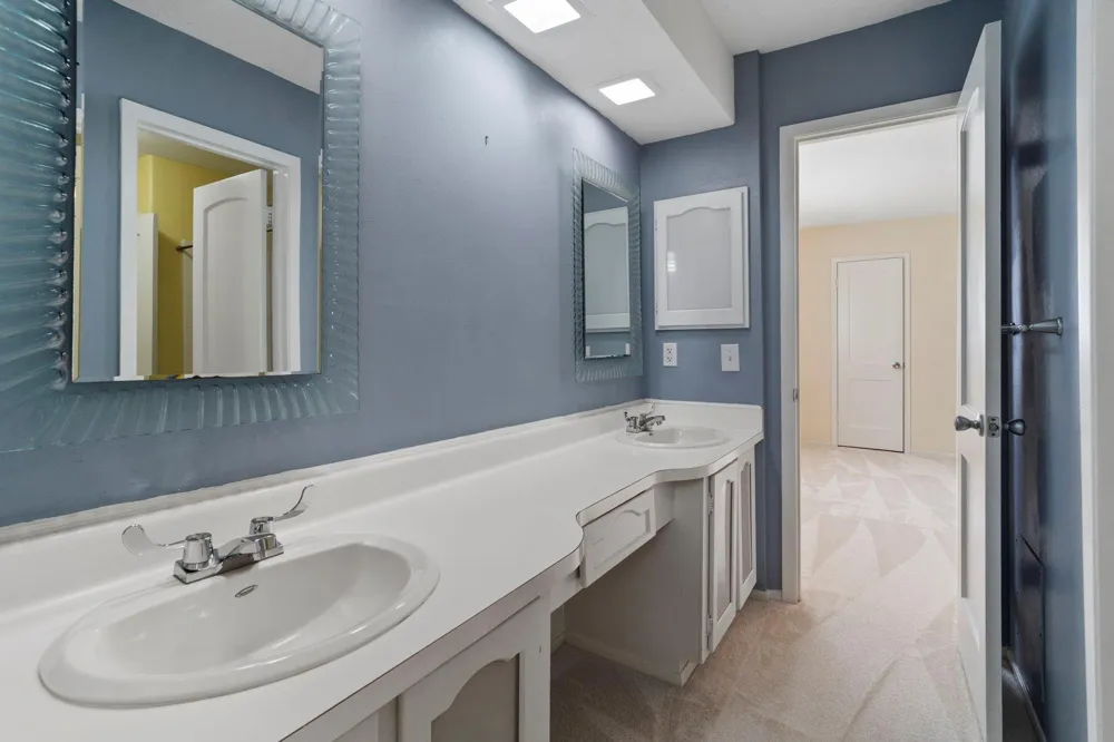 6102 Redding Road Houston, TX 77036