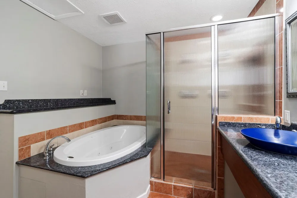 6102 Redding Road Houston, TX 77036