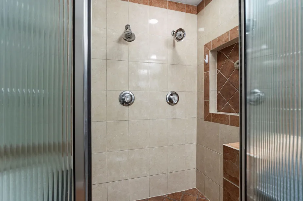 6102 Redding Road Houston, TX 77036