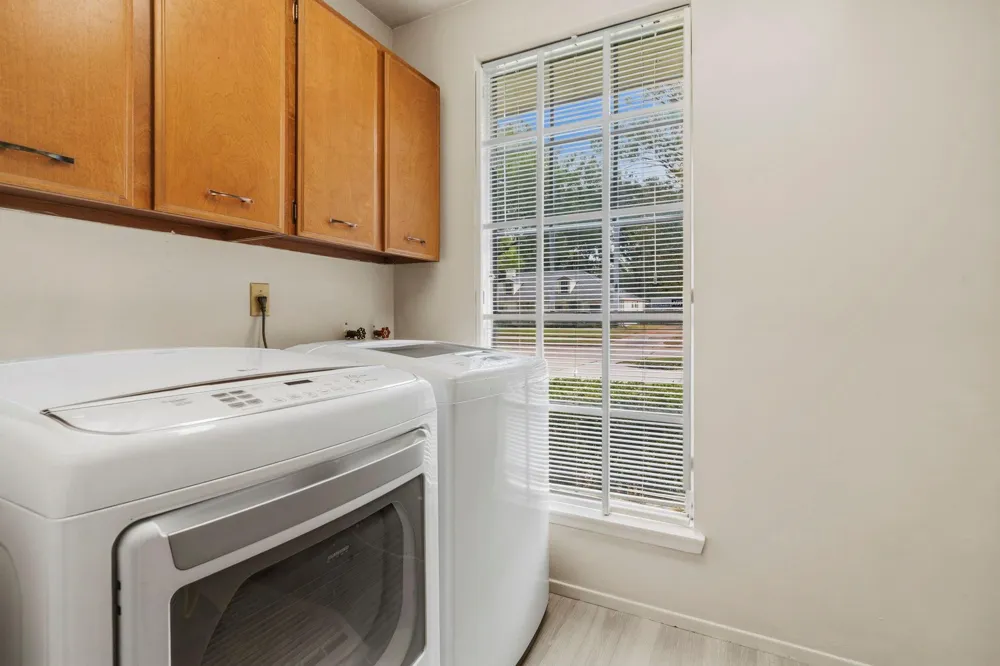 6102 Redding Road Houston, TX 77036