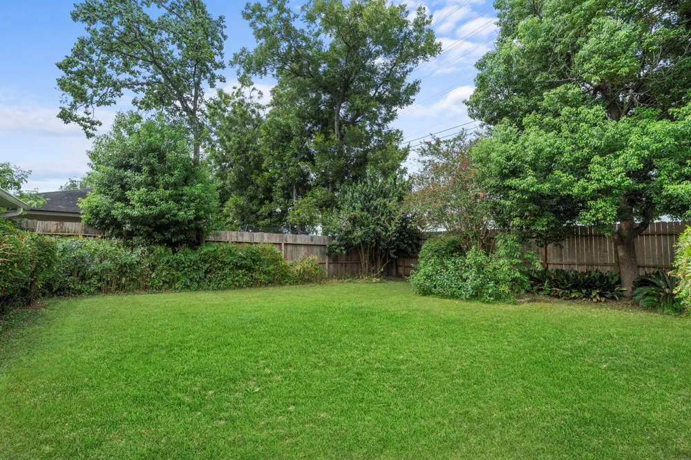 6102 Redding Road Houston, TX 77036