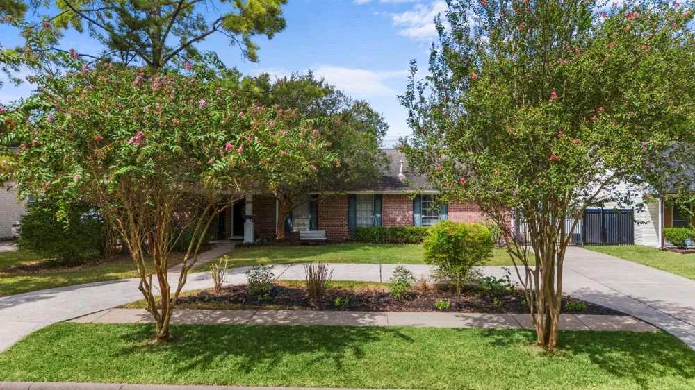 6102 Redding Road Houston, TX 77036