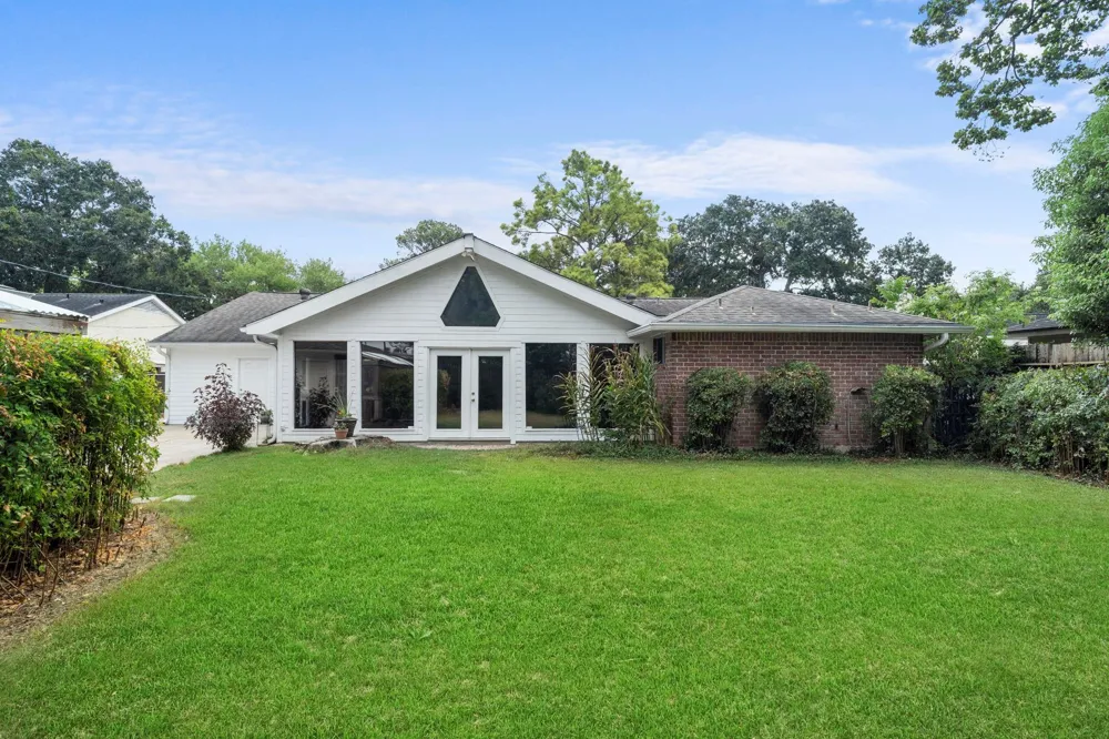 6102 Redding Road Houston, TX 77036