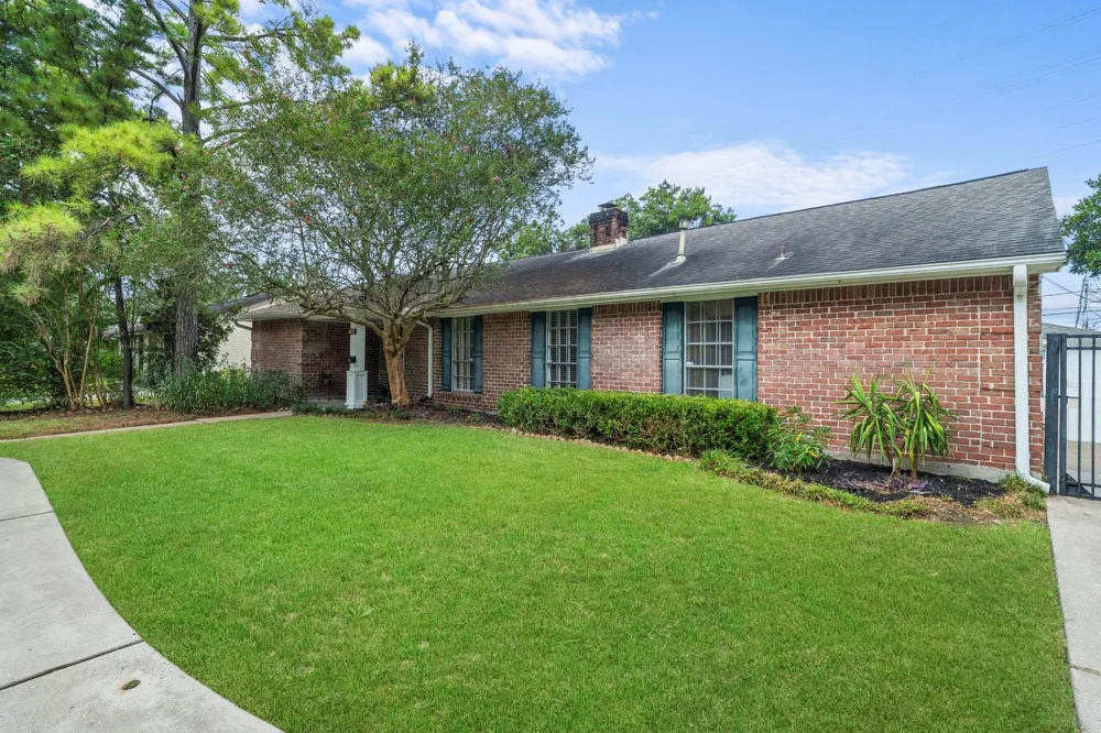 6102 Redding Road Houston, TX 77036