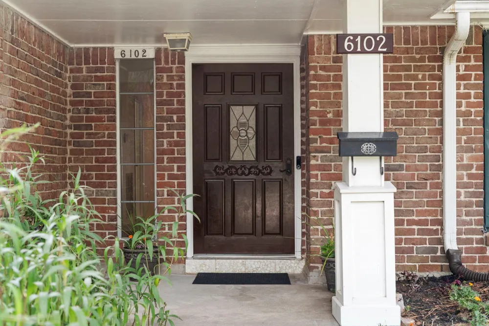 6102 Redding Road Houston, TX 77036