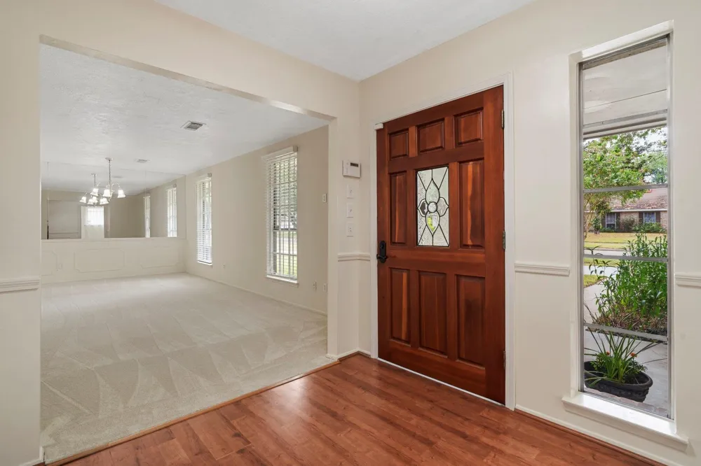 6102 Redding Road Houston, TX 77036