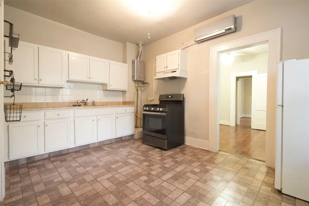 303 Northwood Street Houston, TX 77009