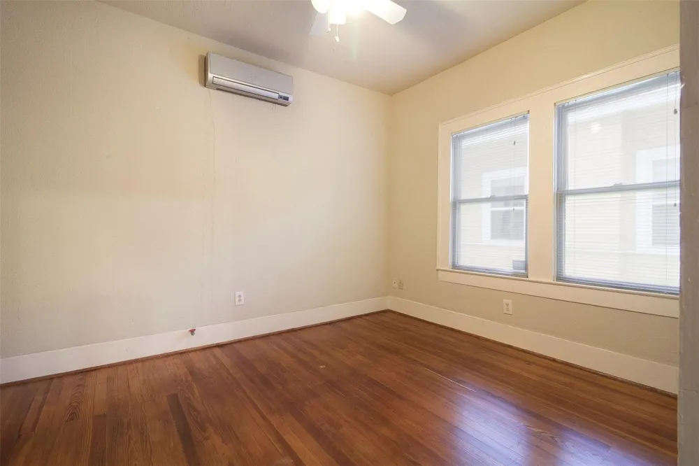 303 Northwood Street Houston, TX 77009