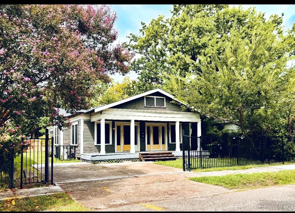 303 Northwood Street Houston, TX 77009