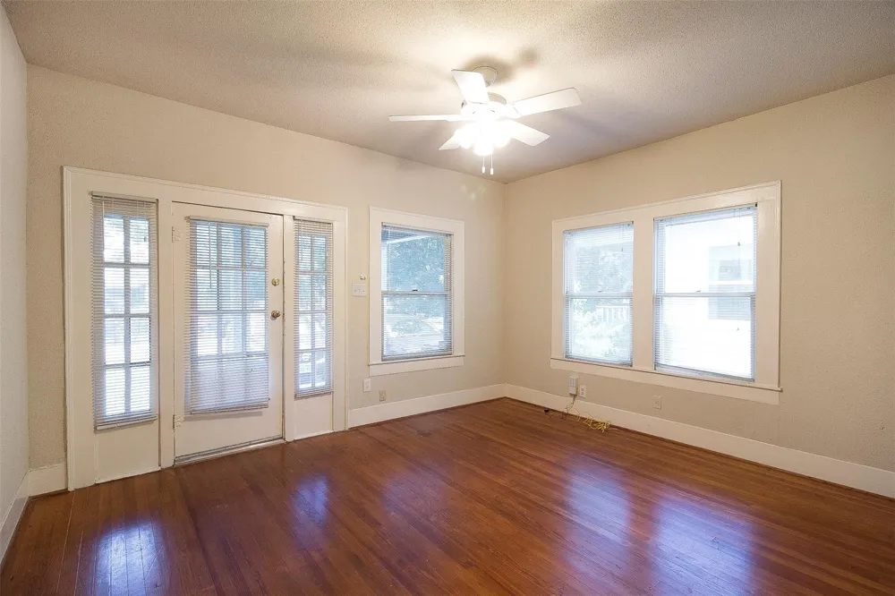 303 Northwood Street Houston, TX 77009