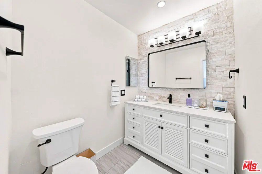 13235 Fiji Way #F Los Angeles, CA 90292