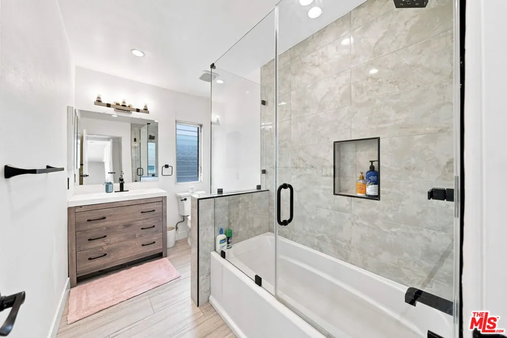 13235 Fiji Way #F Los Angeles, CA 90292