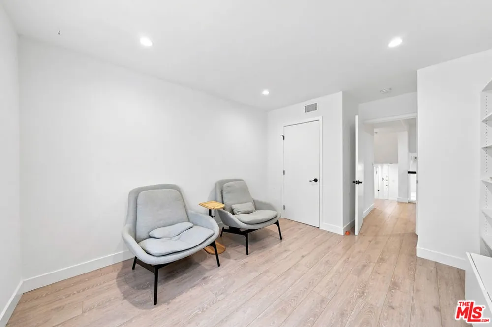 13235 Fiji Way #F Los Angeles, CA 90292