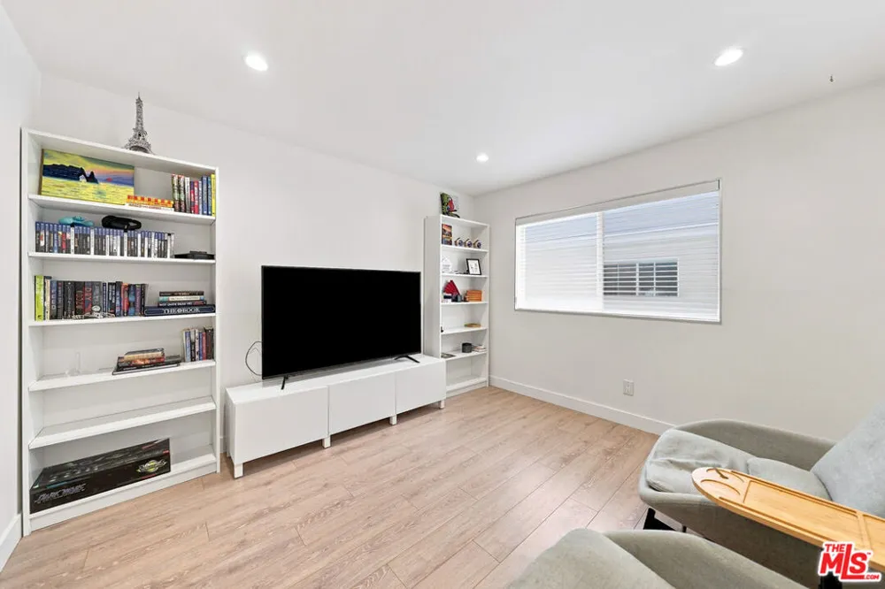 13235 Fiji Way #F Los Angeles, CA 90292