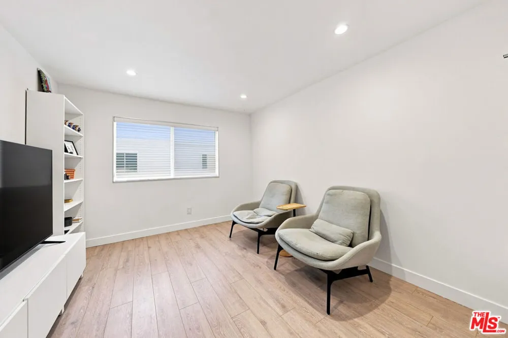 13235 Fiji Way #F Los Angeles, CA 90292