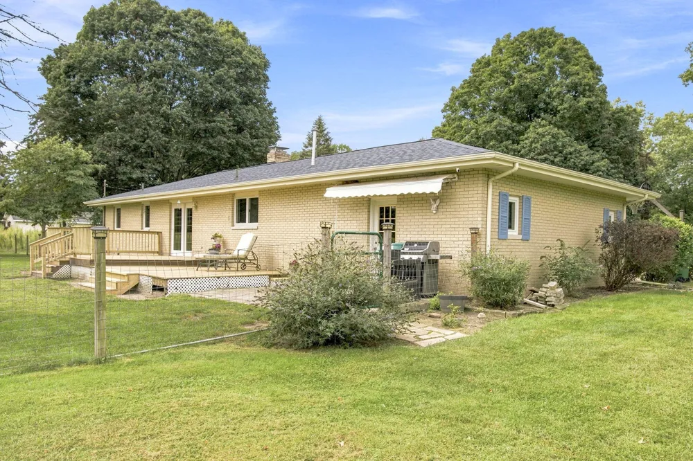 9557 Cleveland Avenue Baroda, MI 49101