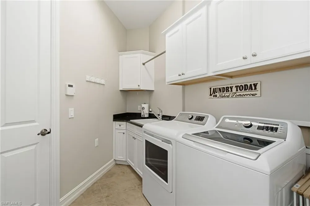 7381 Moorgate Point Way Naples, FL 34113