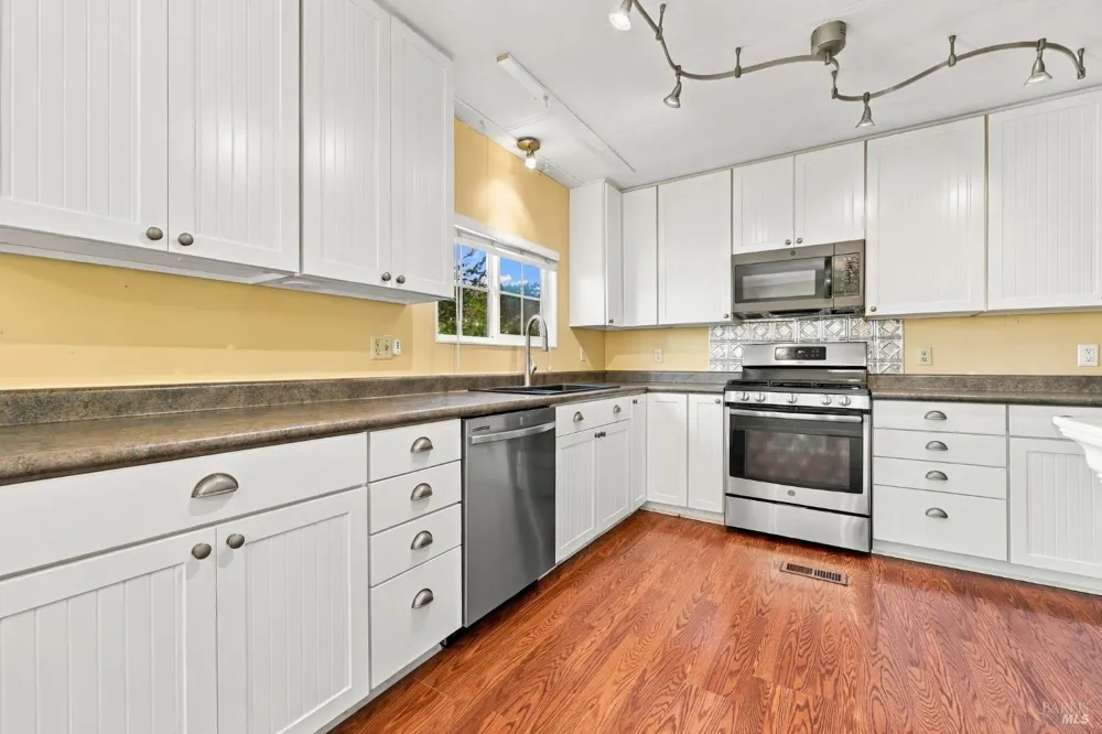 1037 Maple Drive Windsor, CA 95492