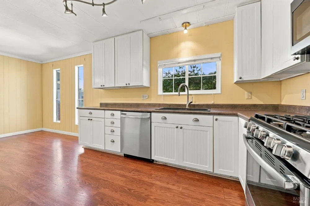 1037 Maple Drive Windsor, CA 95492