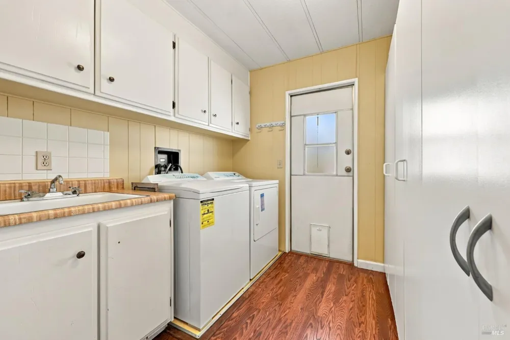 1037 Maple Drive Windsor, CA 95492