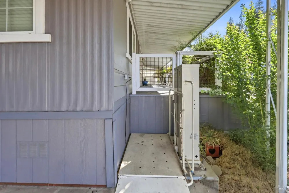 1037 Maple Drive Windsor, CA 95492