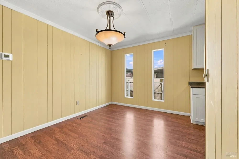 1037 Maple Drive Windsor, CA 95492