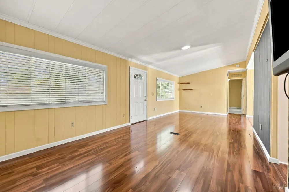 1037 Maple Drive Windsor, CA 95492
