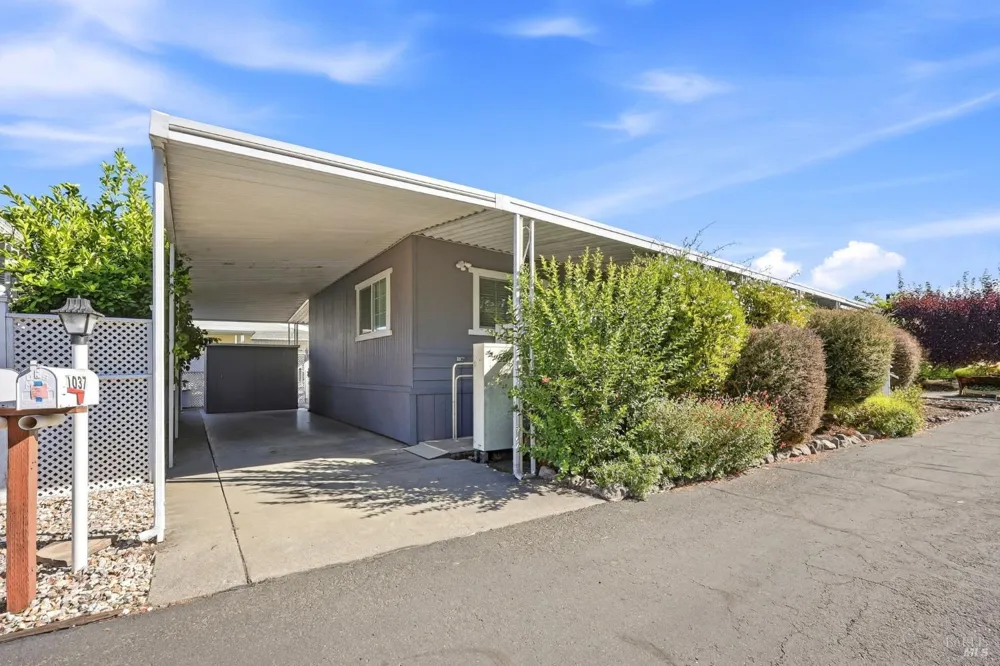1037 Maple Drive Windsor, CA 95492