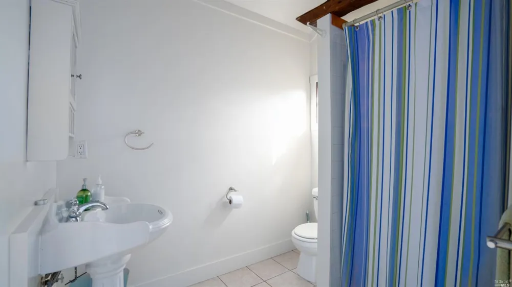 31101 Fish Rock Road Yorkville, CA 95494