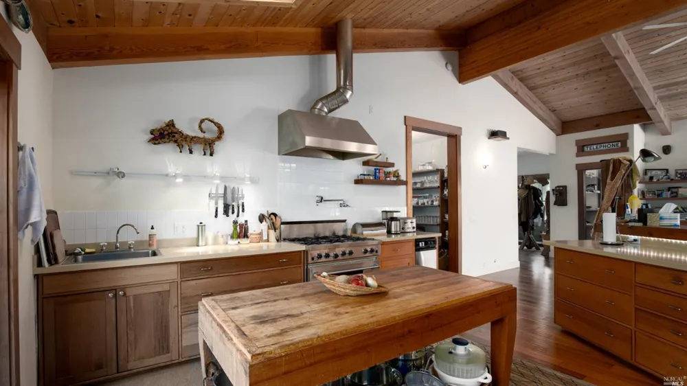 31101 Fish Rock Road Yorkville, CA 95494