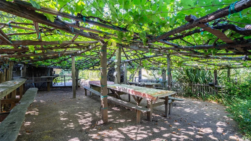 31101 Fish Rock Road Yorkville, CA 95494