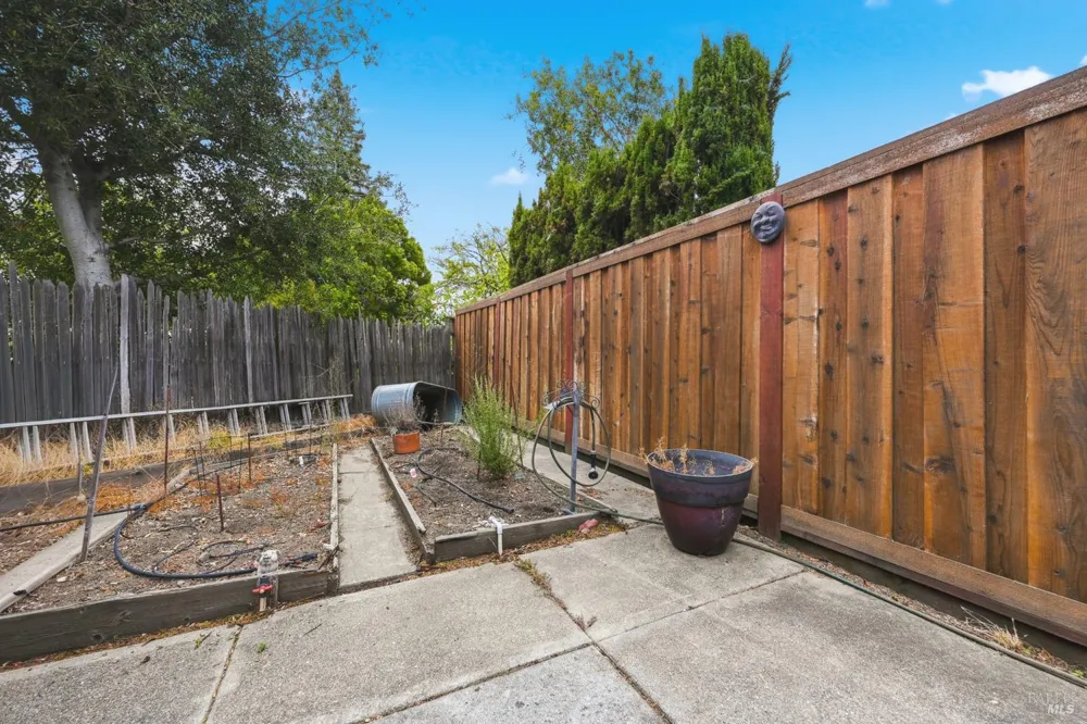 2490 Main Street Napa, CA 94558