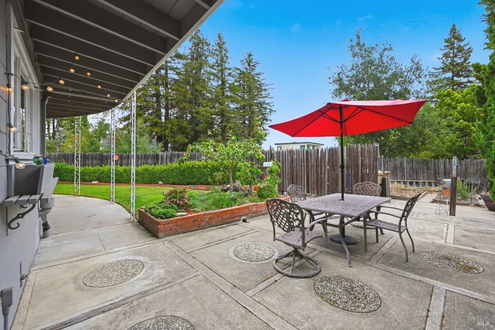 2490 Main Street Napa, CA 94558