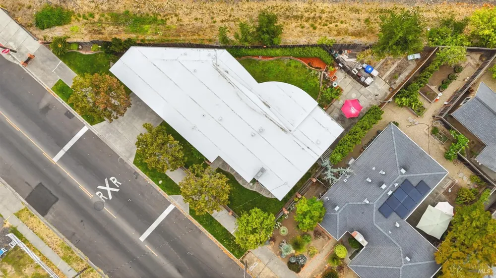 2490 Main Street Napa, CA 94558