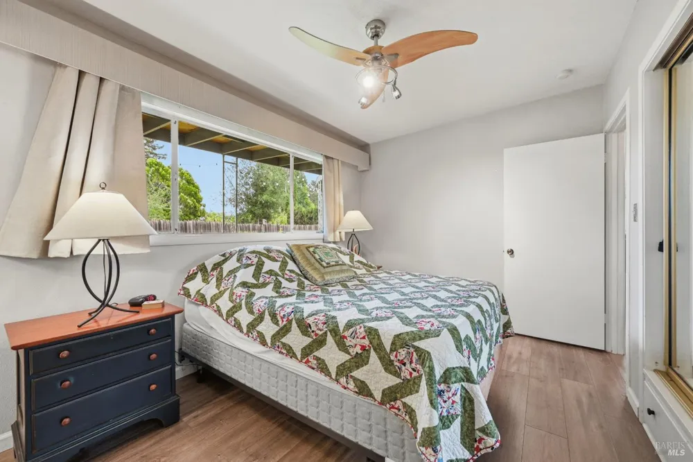 2490 Main Street Napa, CA 94558