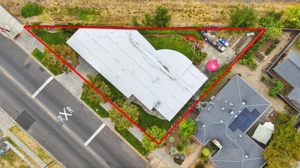 2490 Main Street Napa, CA 94558