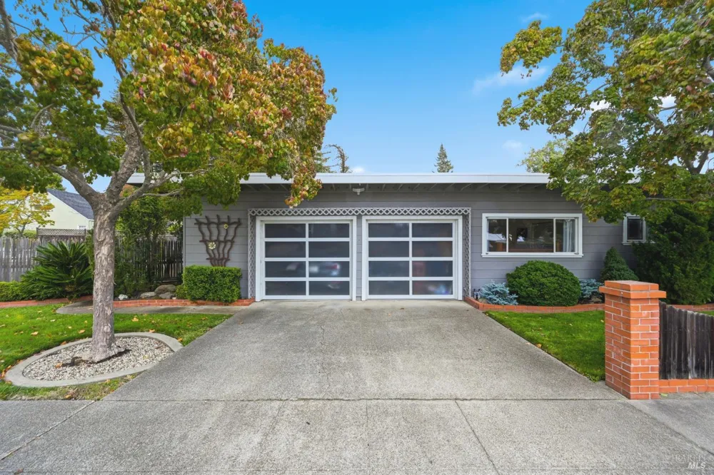 2490 Main Street Napa, CA 94558